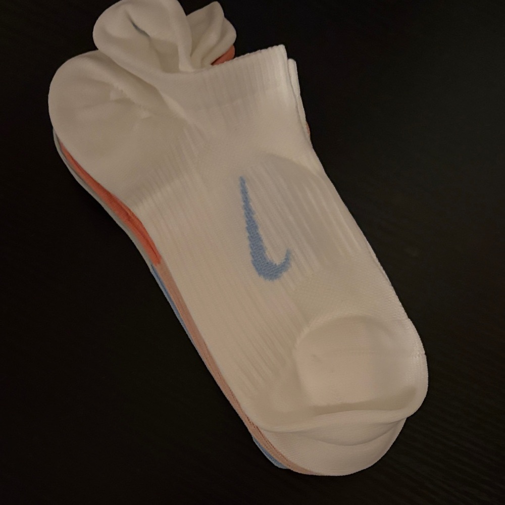 Nike 3 pack White and Blue Athletic Socks size Large